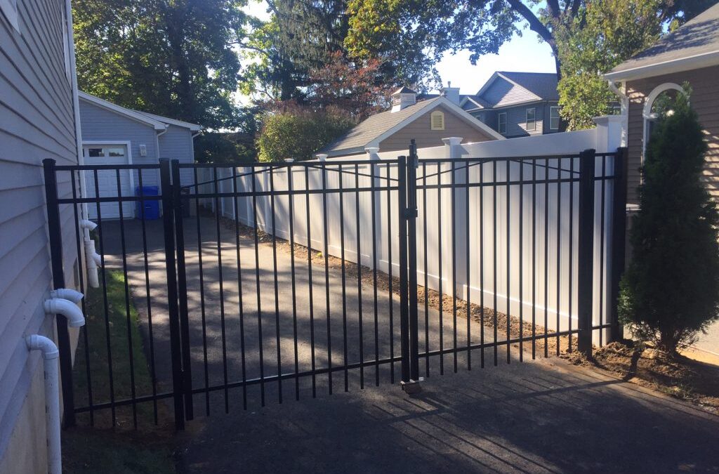 Aluminum Double Gate with Solid PVC Fence