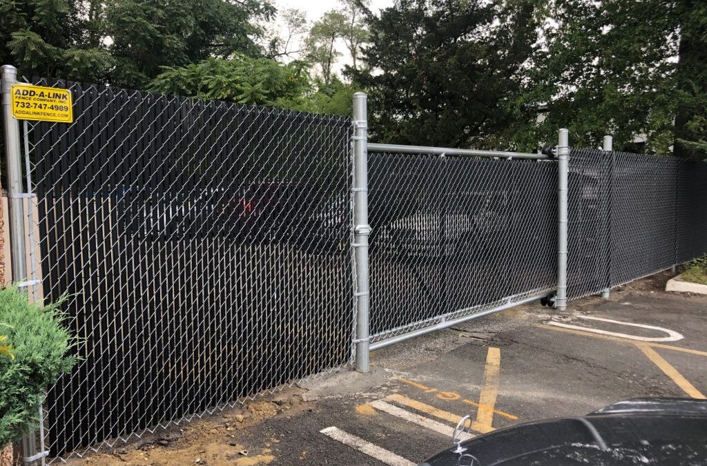 Cantilever Gate and Chain Link Fence