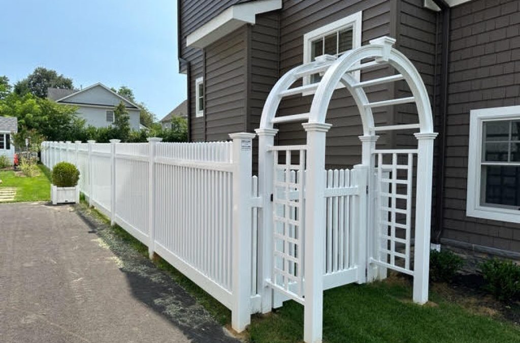 Square Spindle Picket Fence